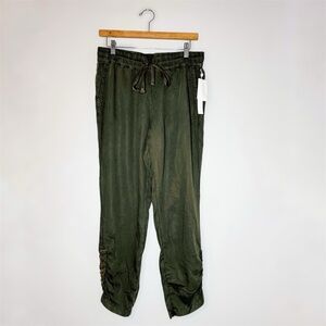 New Caslon Olive Green Women's Joggers Small